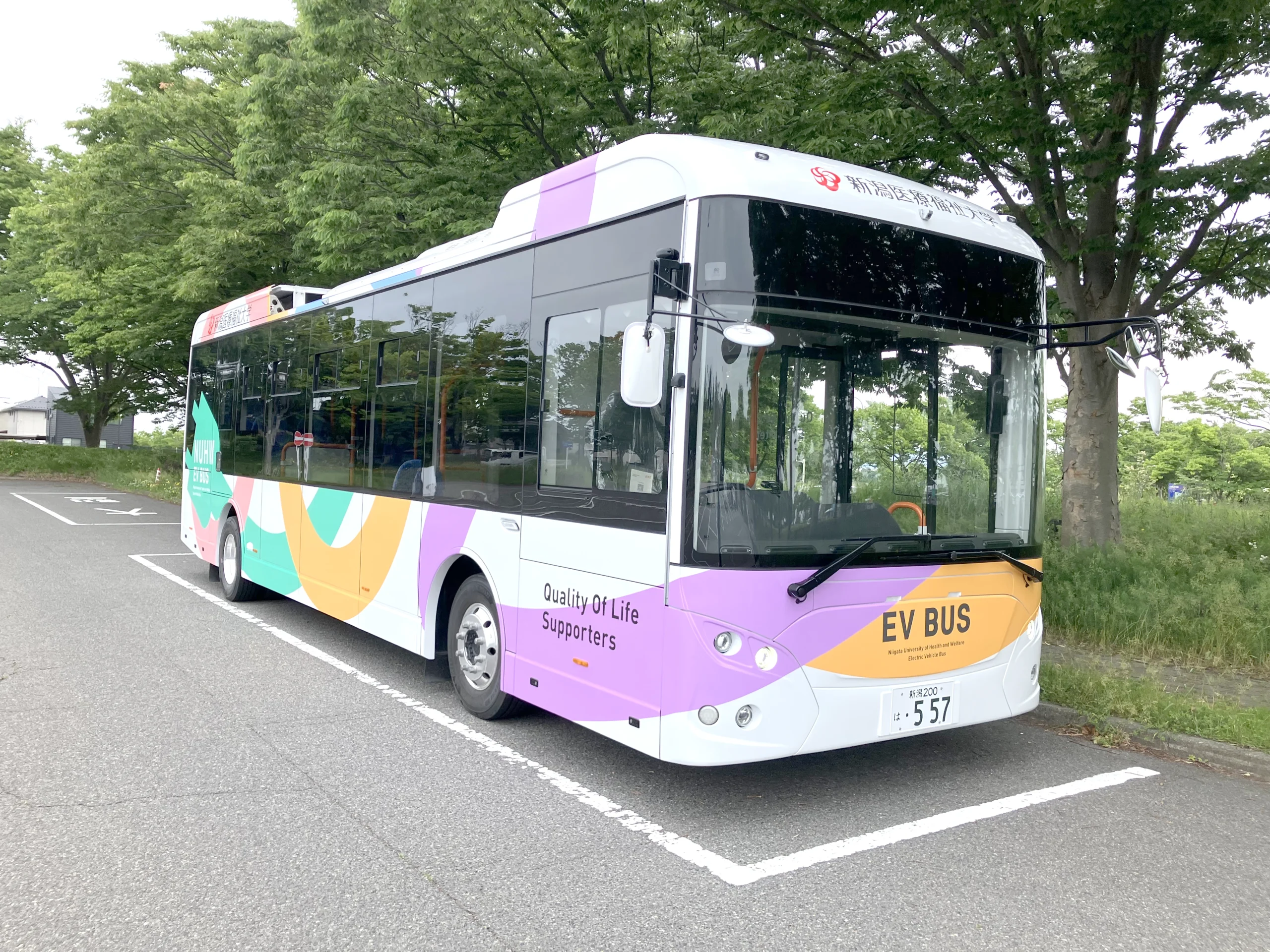 ラッピングE Vバス