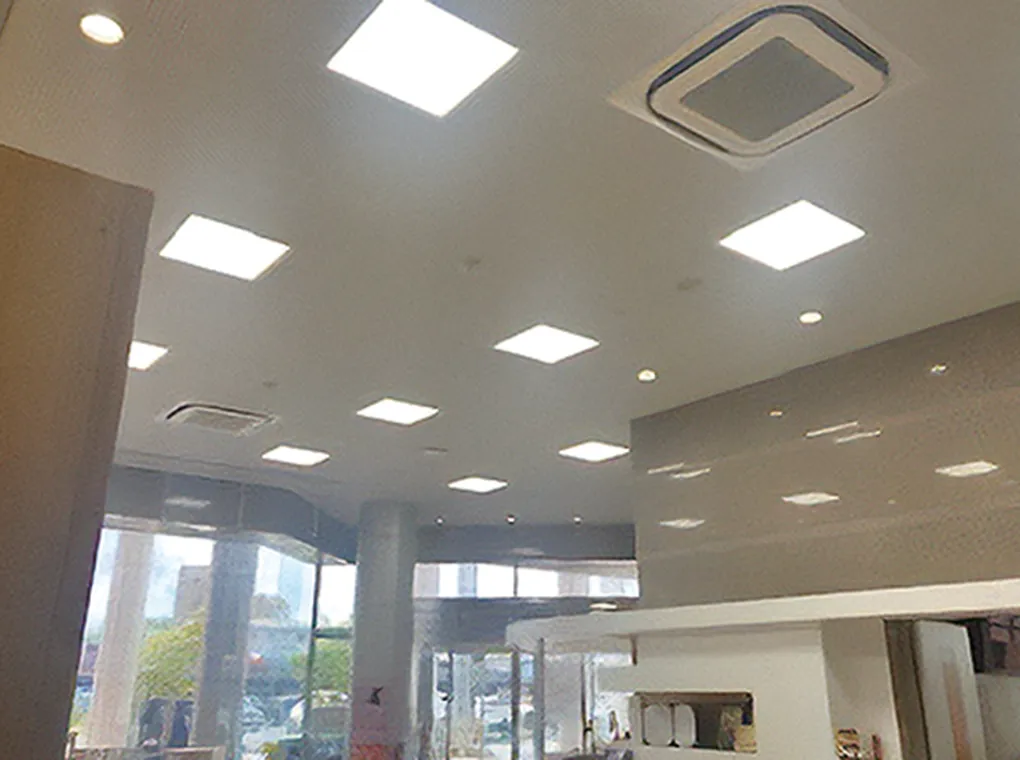 オフィスのLED照明