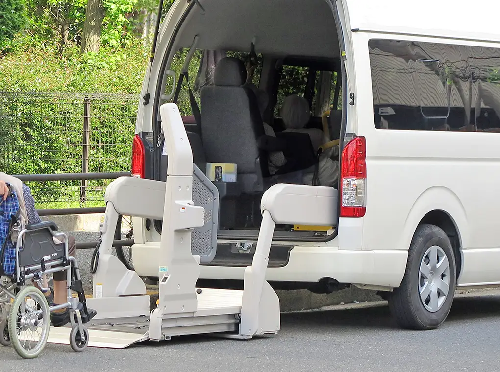 車いす使用車と車いす